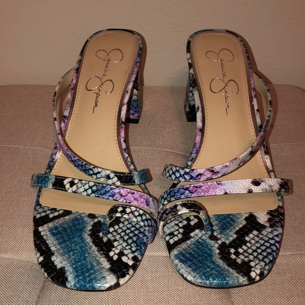 NWOT Jessica Simpson Strappy Snakeskin Sandals Kitten Heel Women’s 8.0